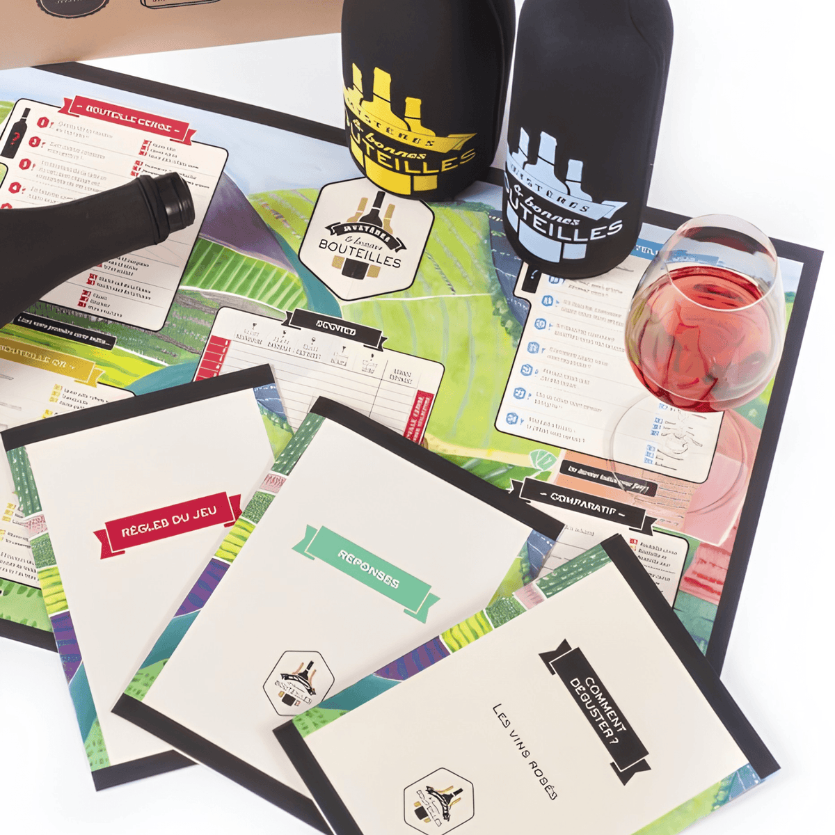 zoom sur les éléments papier du jeu de dégustation de vin rosé par Mystères et bonnes bouteilles