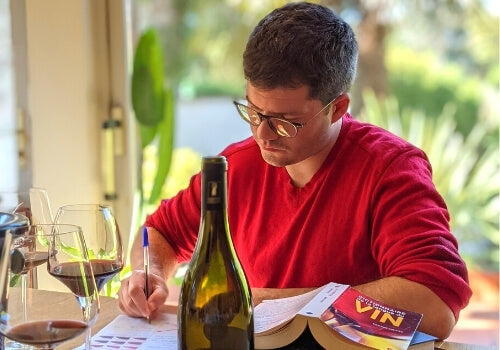 Nicolas_redige_jeu_vin_aveugle